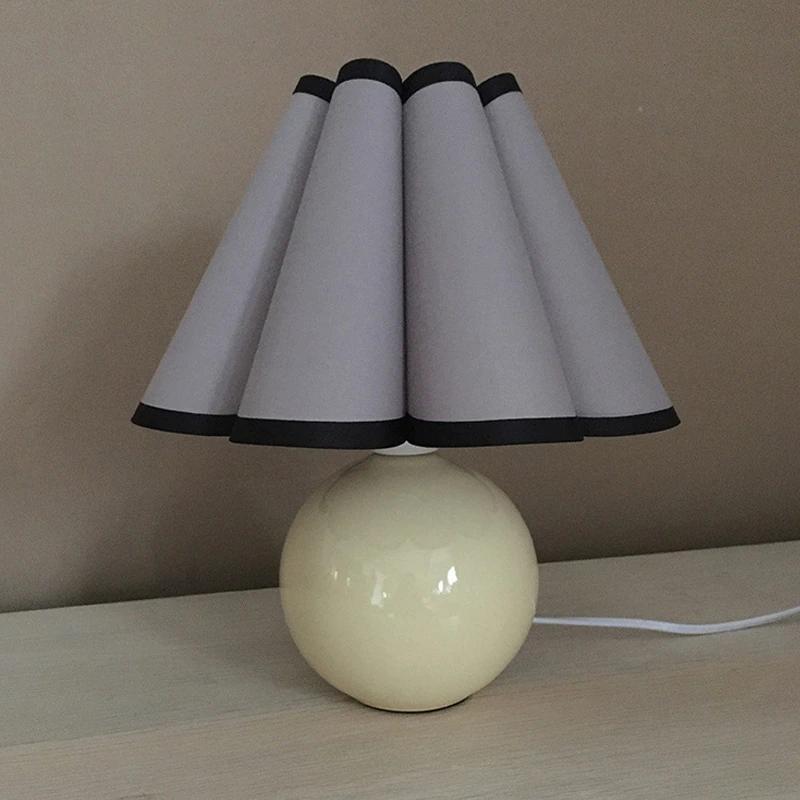 Vintage Korean Pleated Table Lamp with Retro Style