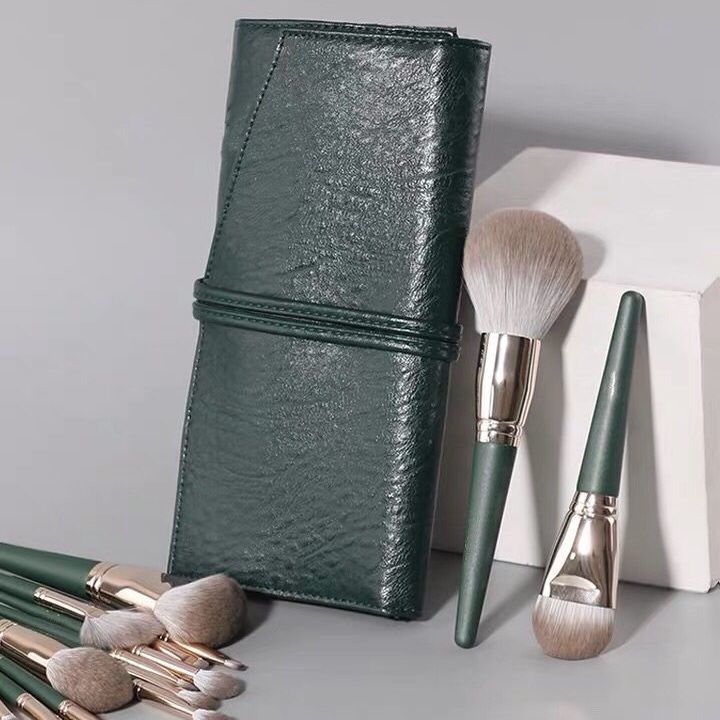 4 Pcs Green Cloud Makeup Brush Set, Soft Fluffy Bristles Full Face Cosmetic Brushes Kit, Beginner Friendly Beauty Makeup Tools With Storage Bag