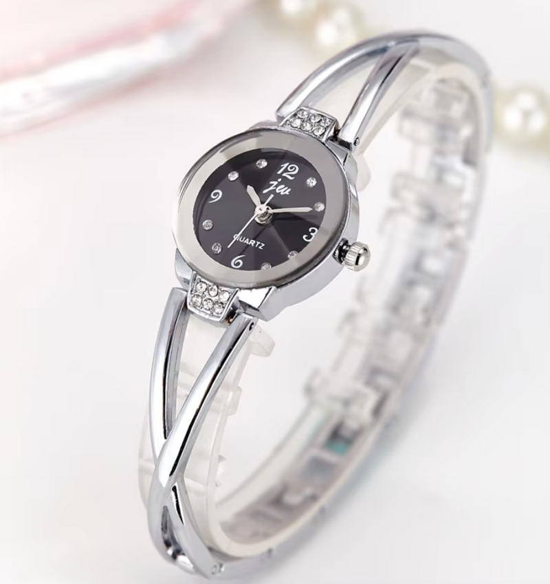 Men’s Quartz Watch – Roman Numeral Stainless Steel Design