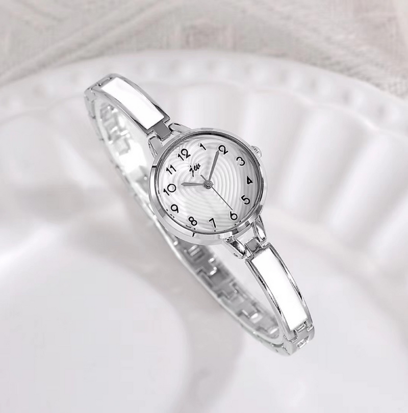 Men’s Quartz Watch – Roman Numeral Stainless Steel Design