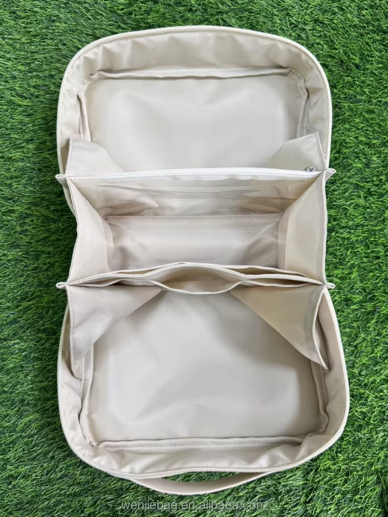 Large Capacity PU Portable Travel Makeup Storage Bag Eco-Friendly and Water Resistant Cosmetic Organizer with Fashionable Zipper