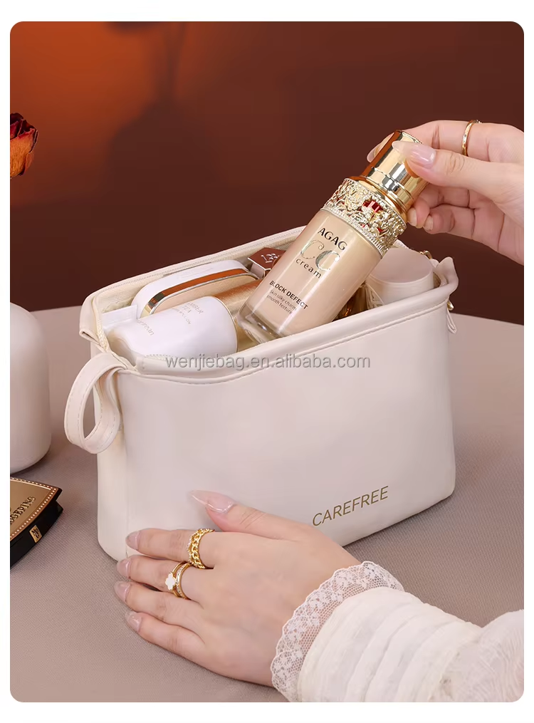 Waterproof Zipper Closure PU Material Makeup Pouch for Woman Spill Proof Interior Organizer Portable for Bag for Commute
