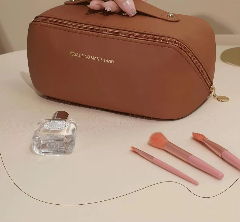Large Capacity Partition Storage Makeup Bag Portable Deluxe Minimalist Travel Bag Toiletries Storage Bag