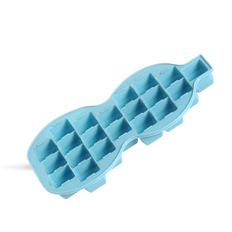Ice cream moulds with ice cream mesh