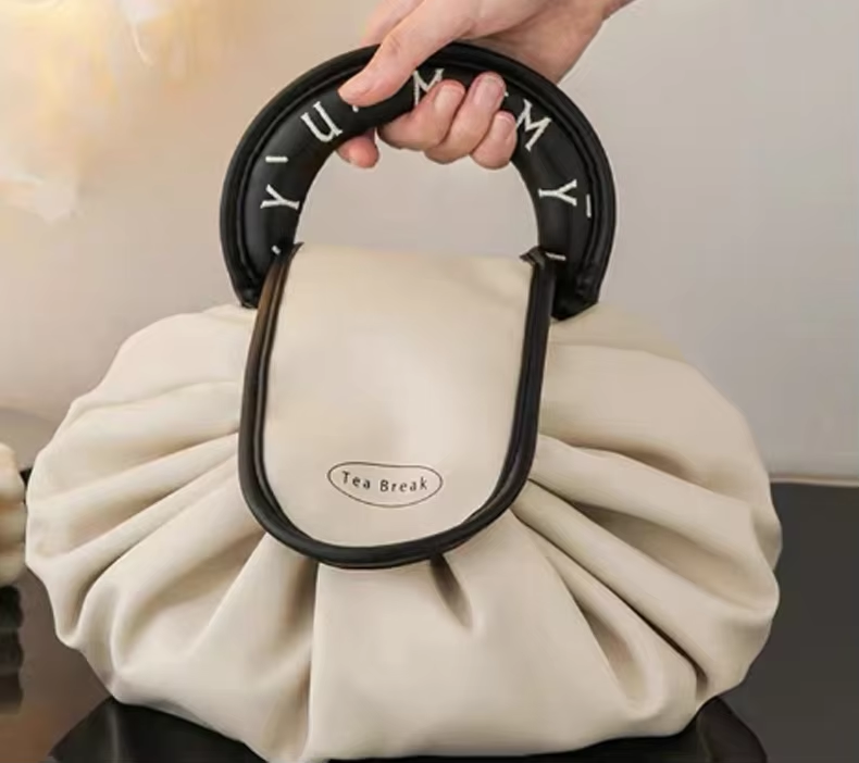 Woman Portable Makeup Organizer Bag Drawstring Large Capacity Cosmetic Storage Pouch for Daily Use Multipurpose Storage Bags