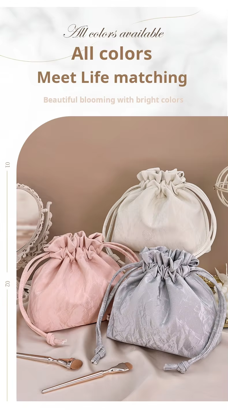 New Custom Logo Cosmetic Bag Quality Flowing Shining Fabric Lazy Portable Drawstring Makeup Bag Sustainable Cosmetic Bag