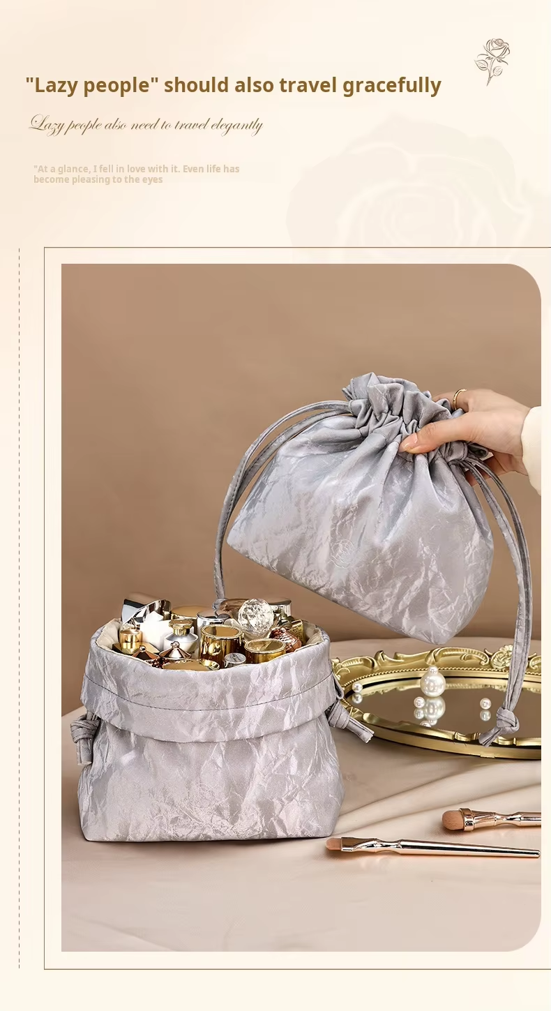 New Custom Logo Cosmetic Bag Quality Flowing Shining Fabric Lazy Portable Drawstring Makeup Bag Sustainable Cosmetic Bag