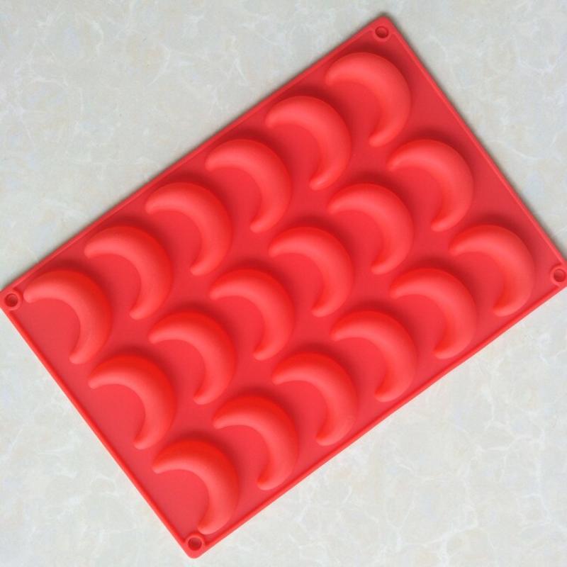 18 Holes Moon Shaped Silicone Chocolate