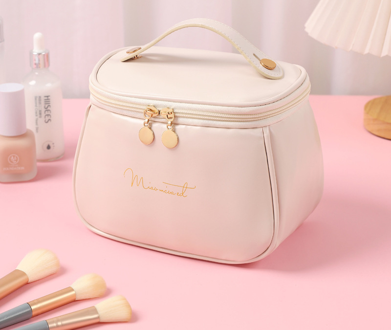 New Large Capacity Portable Cosmetic Bag Waterproof PU Makeup Storage Bag With Handle
