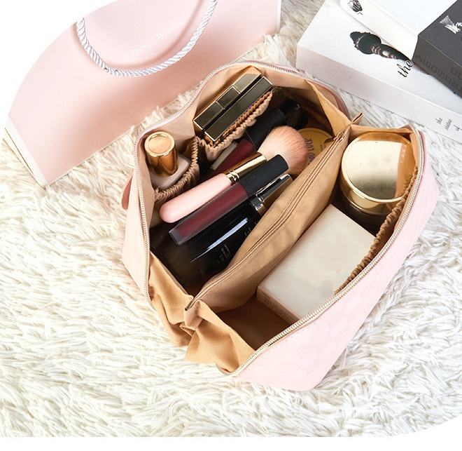 Fashionable Large Capacity Travel Portable Cosmetic Bag with Zipper Simple Checkerboard PU Waterproof Makeup Bag