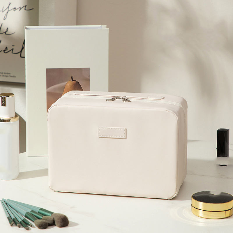 Hot Selling Luxury PU Material Travel Makeup Bag Waterproof