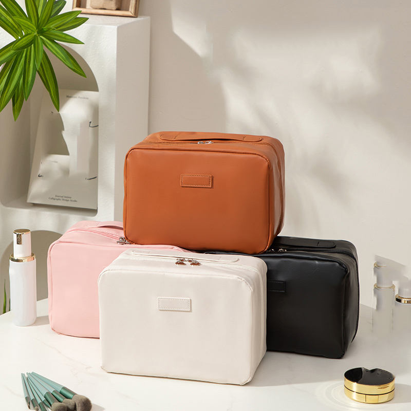 Hot Selling Luxury PU Material Travel Makeup Bag Waterproof