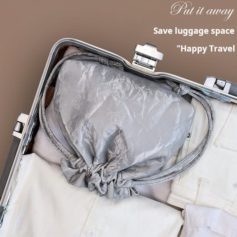 New Custom Logo Cosmetic Bag Quality Flowing Shining Fabric Lazy Portable Drawstring Makeup Bag Sustainable Cosmetic Bag