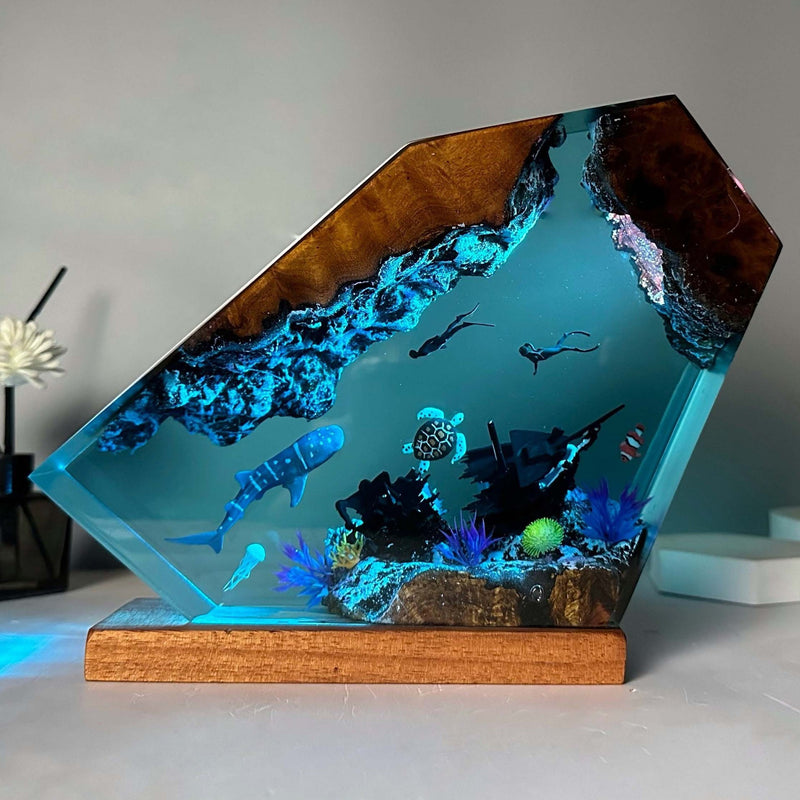 6.4 Inch Portable Ocean Resin Night Light, Diorama Underwater Scene LED Lamp, USB Powered Desk Lamp for Home Decor