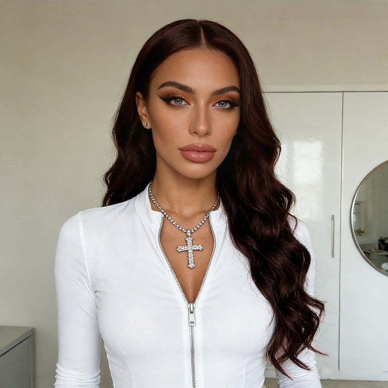 Woman Synthetic Wig with Centre-parted Fringe and Long Wavy Hair
