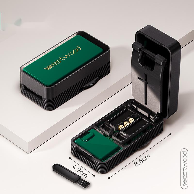 Quarter cut medicine dispenser accurately divides everything into two pills and a portable storage box