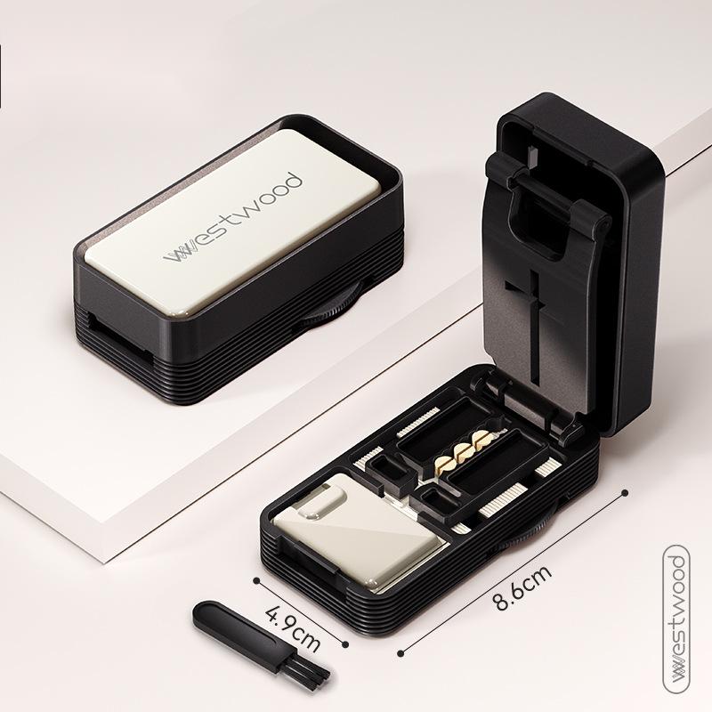 Quarter cut medicine dispenser accurately divides everything into two pills and a portable storage box