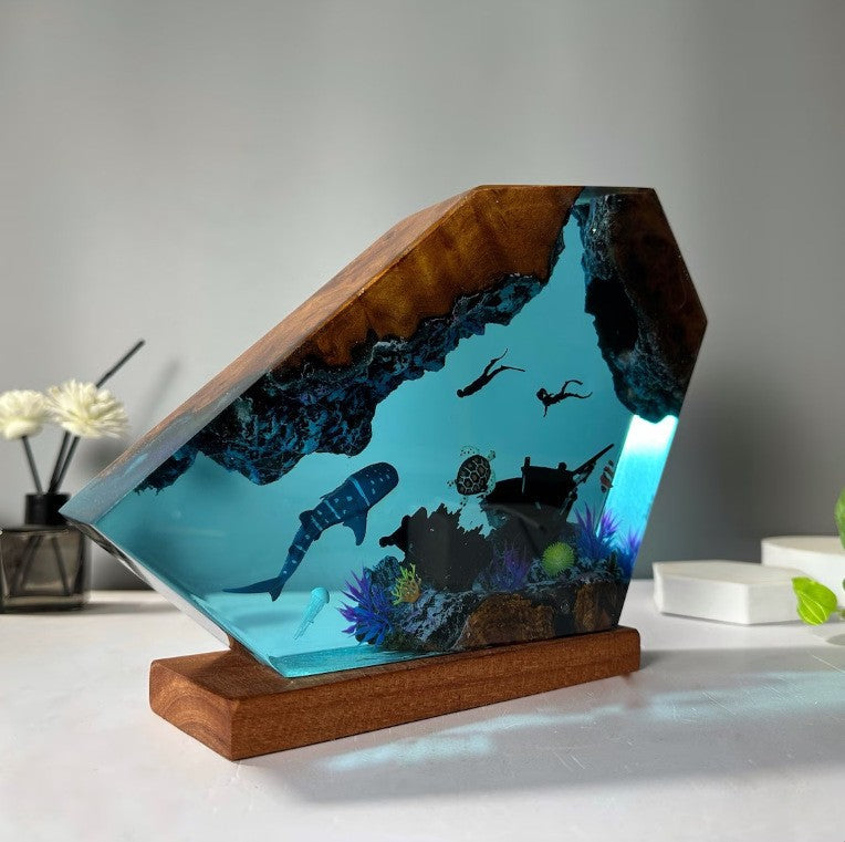 6.4 Inch Portable Ocean Resin Night Light, Diorama Underwater Scene LED Lamp, USB Powered Desk Lamp for Home Decor