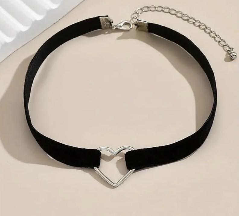 Black Necklaces for Woman, Adjustable Layered Velvet Leather Lace Collar Necklace, Goth Jewelry Gifts.