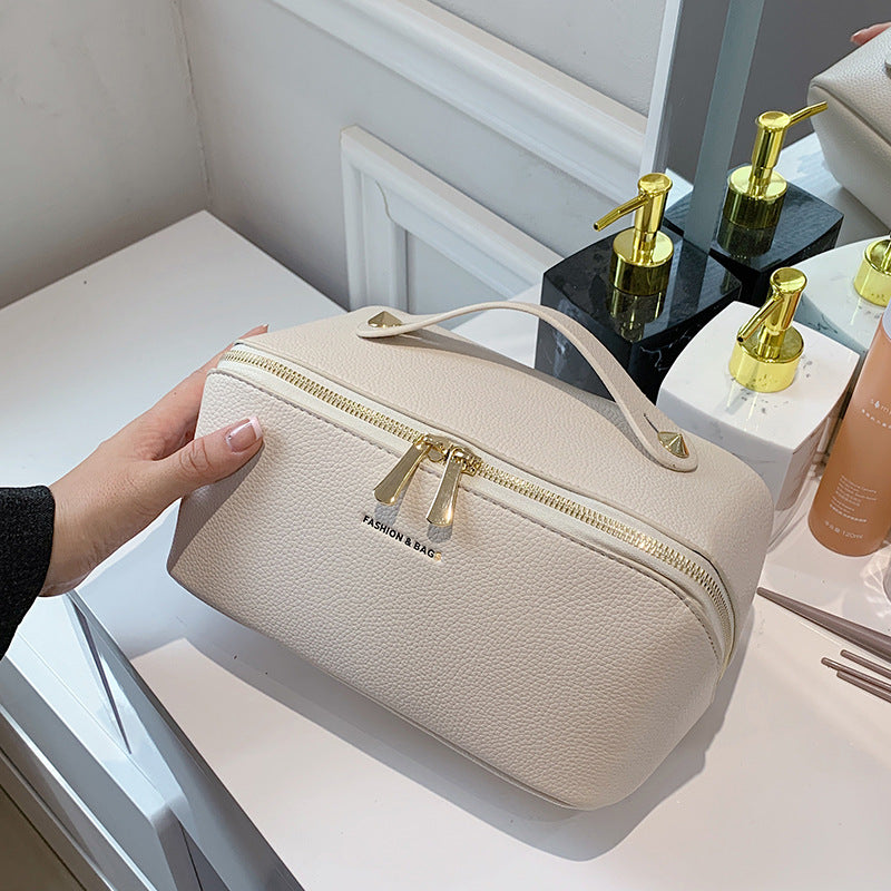 Large-Capacity Cosmetic and Toiletry Bag with Lychee-Patterned Handle